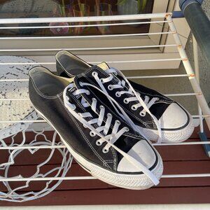 Mens Low Top Black Converse